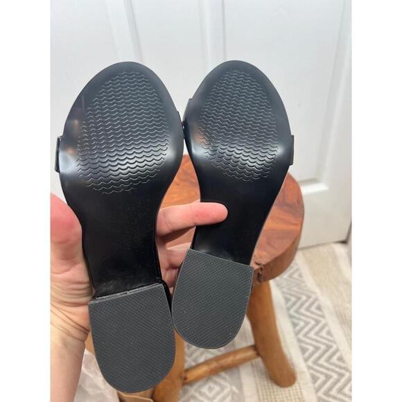 STEVE MADDEN Irene Sandals Size 5.5M Black Patent Leather Block Heel Classic - Picture 7 of 9